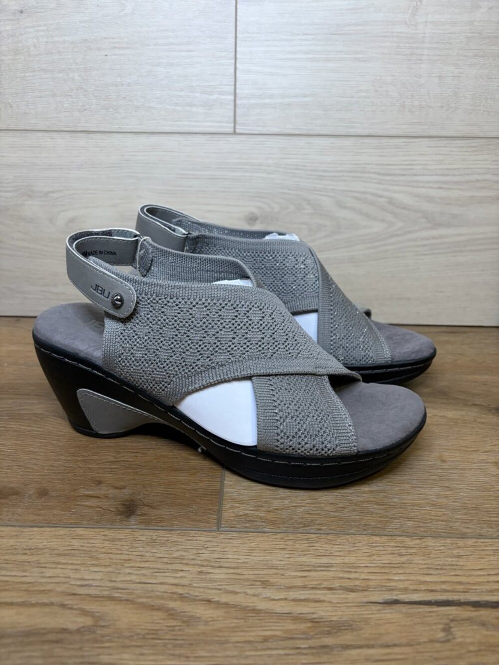 JBU by Jambu Alyssa Shimmer Knit Wedge Sandal Grey 8M NWT